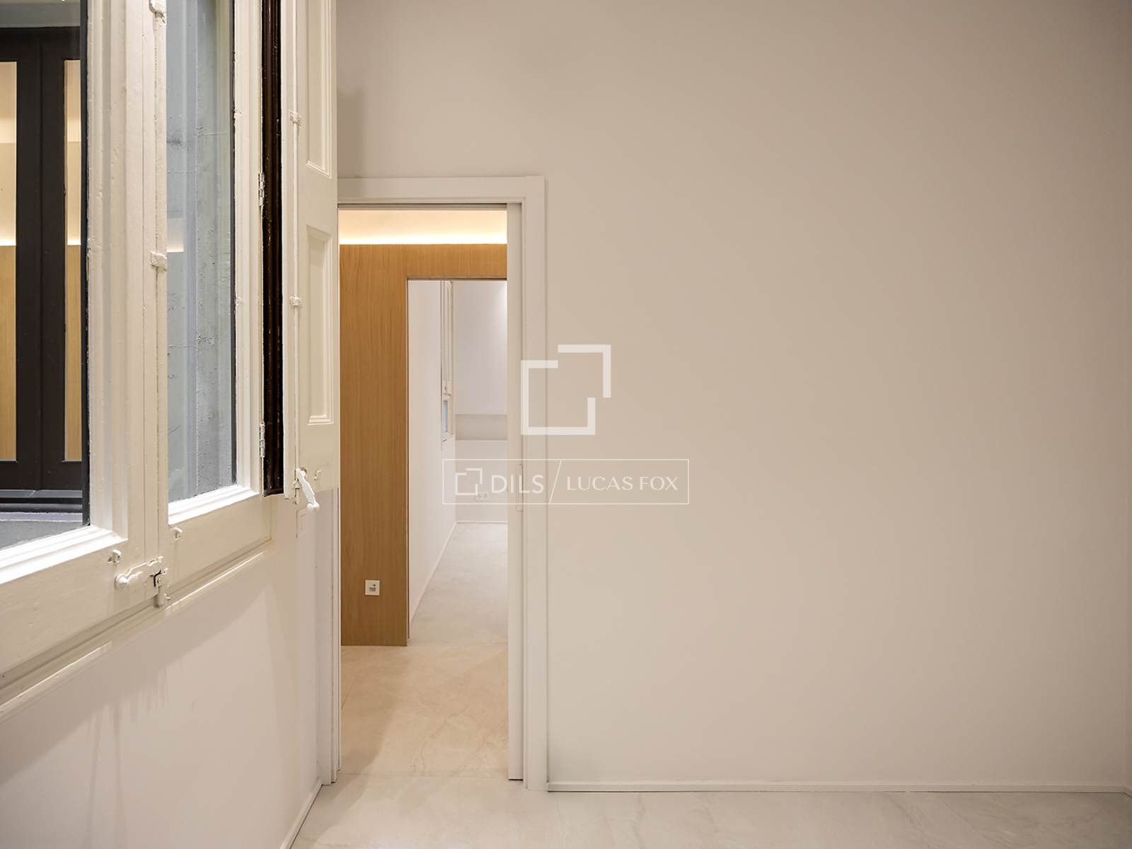 Apartment à Barcelona, Espagne 3 chambres, 92 m2 No. 161372