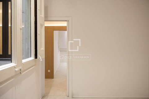 Lägenhet till salu i Barcelona, Spanien 3 sovrum, 92 kvm. Nr. 161372 - foto 18