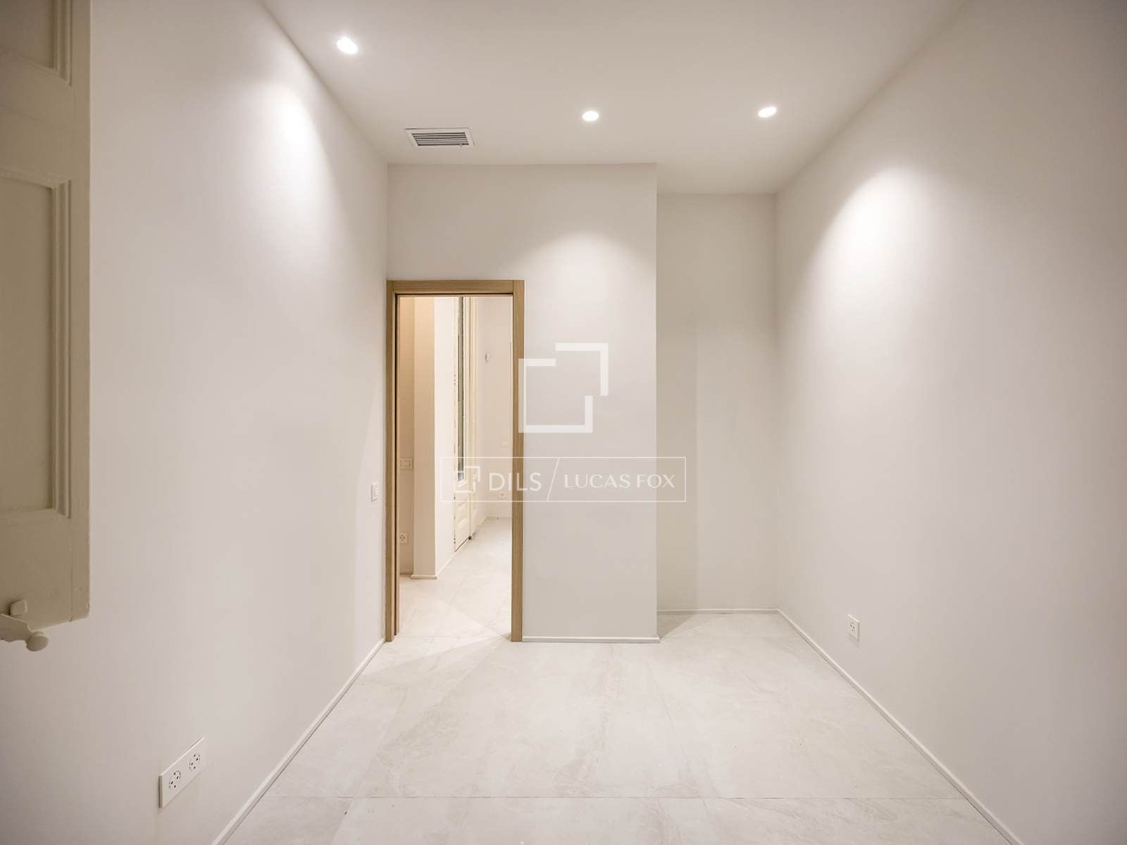 Apartment à Barcelona, Espagne 3 chambres, 92 m2 No. 161372