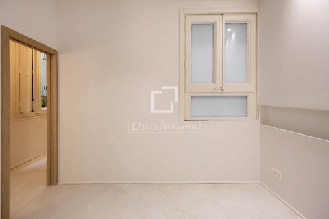 Lägenhet till salu i Barcelona, Spanien 3 sovrum, 92 kvm. Nr. 161372 - foto 12