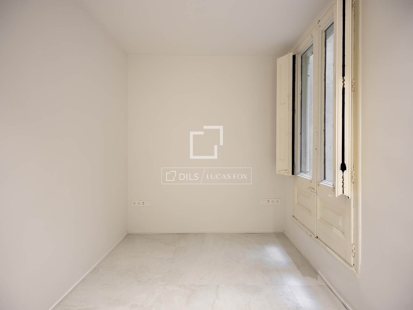 Apartment à Barcelona, Espagne 3 chambres, 92 m2 No. 161372