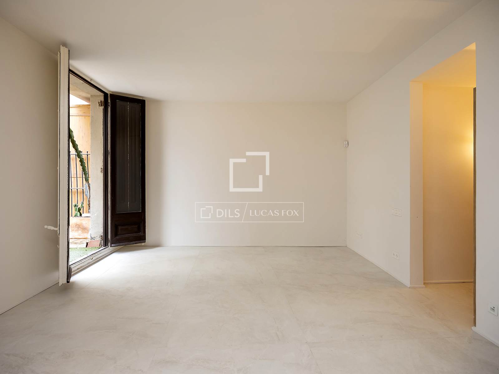Apartment à Barcelona, Espagne 3 chambres, 92 m2 No. 161372