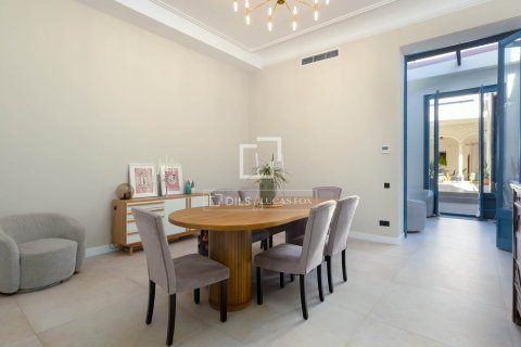 Huvila myytävänä El Masnou, Barcelona, Espanja, 5 makuuhuonetta, 379 m2 No. 161377 - kuva 7