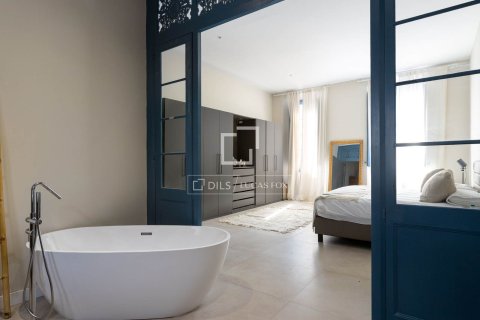 Huvila myytävänä El Masnou, Barcelona, Espanja, 5 makuuhuonetta, 379 m2 No. 161377 - kuva 19