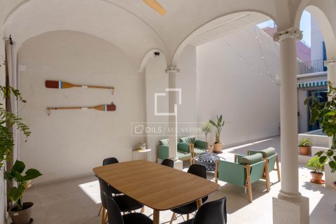 Huvila myytävänä El Masnou, Barcelona, Espanja, 5 makuuhuonetta, 379 m2 No. 161377 - kuva 14