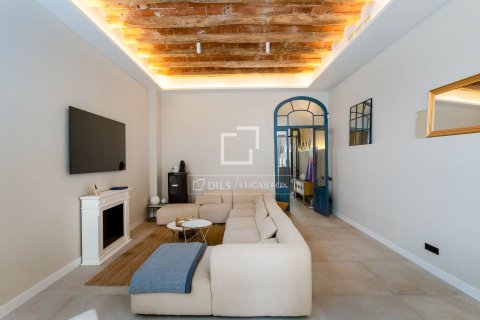 Huvila myytävänä El Masnou, Barcelona, Espanja, 5 makuuhuonetta, 379 m2 No. 161377 - kuva 4