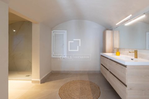 Huvila myytävänä El Masnou, Barcelona, Espanja, 5 makuuhuonetta, 379 m2 No. 161377 - kuva 13