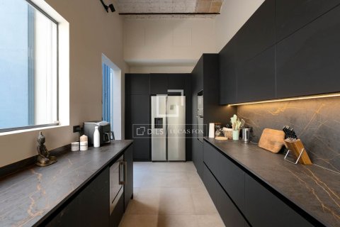 Huvila myytävänä El Masnou, Barcelona, Espanja, 5 makuuhuonetta, 379 m2 No. 161377 - kuva 10