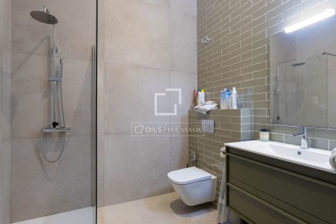 Huvila myytävänä El Masnou, Barcelona, Espanja, 5 makuuhuonetta, 379 m2 No. 161377 - kuva 21