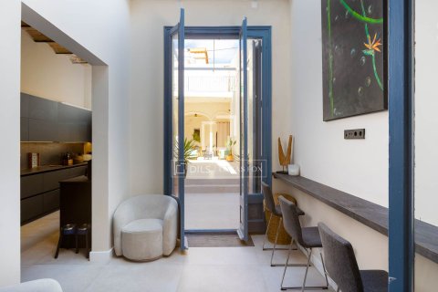 Huvila myytävänä El Masnou, Barcelona, Espanja, 5 makuuhuonetta, 379 m2 No. 161377 - kuva 8