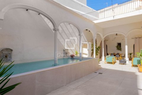 Huvila myytävänä El Masnou, Barcelona, Espanja, 5 makuuhuonetta, 379 m2 No. 161377 - kuva 11