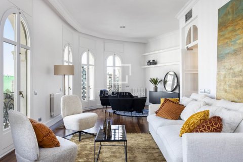 Apartamento en Barcelona, España 4 dormitorios, 235 m2 No. 161371