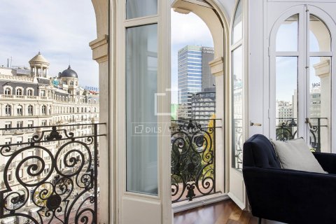 Lägenhet för uthyrning i Barcelona, Spanien 4 sovrum, 235 kvm. Nr. 161371 - foto 3