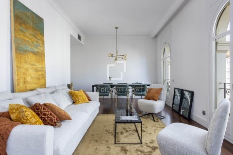 Lägenhet för uthyrning i Barcelona, Spanien 4 sovrum, 235 kvm. Nr. 161371 - foto 5