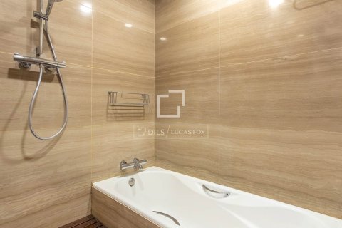 Lägenhet för uthyrning i Barcelona, Spanien 4 sovrum, 235 kvm. Nr. 161371 - foto 23