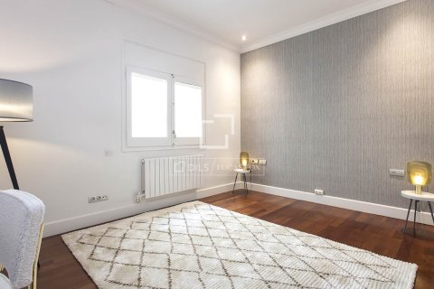 Lägenhet för uthyrning i Barcelona, Spanien 4 sovrum, 235 kvm. Nr. 161371 - foto 27