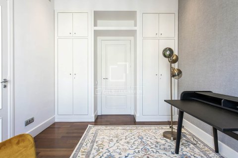 Lägenhet för uthyrning i Barcelona, Spanien 4 sovrum, 235 kvm. Nr. 161371 - foto 25