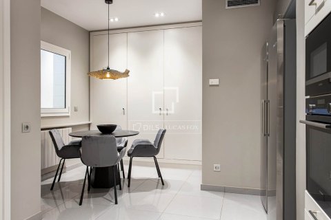 Lägenhet för uthyrning i Barcelona, Spanien 4 sovrum, 235 kvm. Nr. 161371 - foto 15