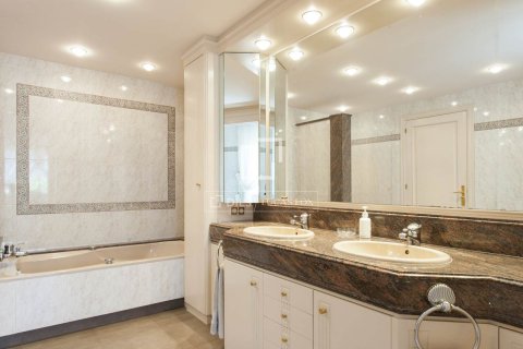 Villa for sale in Sitges, Barcelona, Spain 5 bedrooms, 842 sq.m. No. 161376 - photo 20