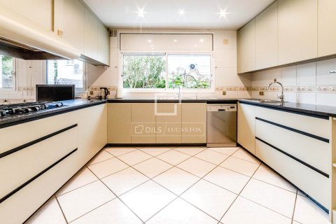 Villa for sale in Sitges, Barcelona, Spain 5 bedrooms, 842 sq.m. No. 161376 - photo 11