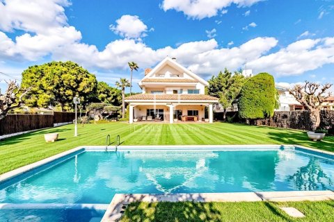 Villa for sale in Sitges, Barcelona, Spain 5 bedrooms, 842 sq.m. No. 161376 - photo 3