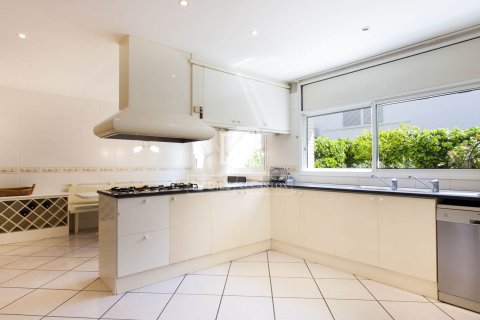 Villa for sale in Sitges, Barcelona, Spain 5 bedrooms, 842 sq.m. No. 161376 - photo 13