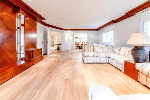 Villa for sale in Sitges, Barcelona, Spain 5 bedrooms, 842 sq.m. No. 161376 - photo 7