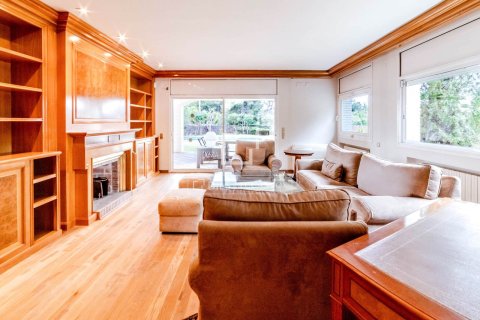 Villa for sale in Sitges, Barcelona, Spain 5 bedrooms, 842 sq.m. No. 161376 - photo 10