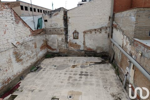 Huoneisto myytävänä Badalona, Barcelona, Espanja, 3 makuuhuonetta, 220 m2 No. 153814 - kuva 2