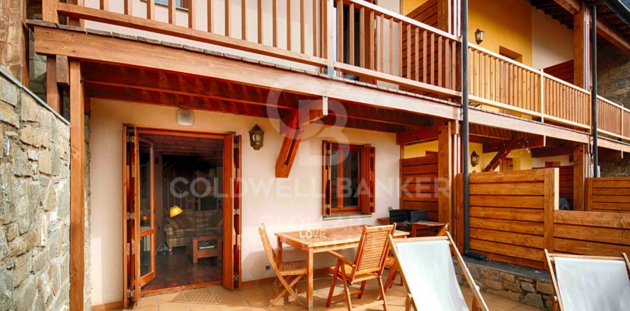 House en Espagne 3 chambres, 240 m2 No. 179087