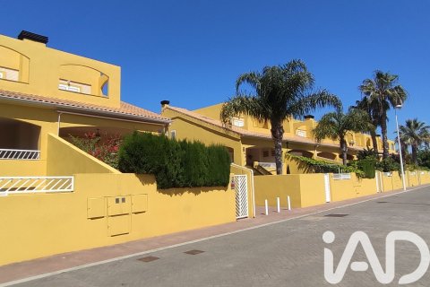 Villetta a schiera a Sagunto, Valencia, Spagna 4 camere da letto, 228 mq. N° 172418