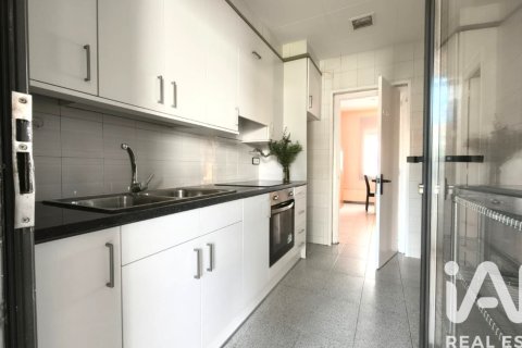 Radhus till salu i Manlleu, Barcelona, Spanien 3 sovrum, 94 kvm. Nr. 172416 - foto 4