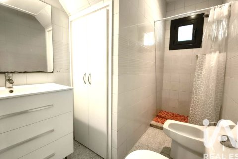 Radhus till salu i Manlleu, Barcelona, Spanien 3 sovrum, 94 kvm. Nr. 172416 - foto 11