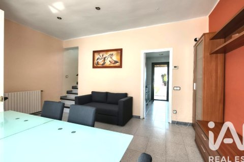Radhus till salu i Manlleu, Barcelona, Spanien 3 sovrum, 94 kvm. Nr. 172416 - foto 3