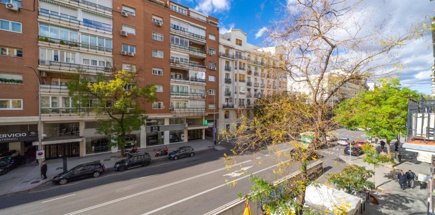 Dzīvoklis Madrid, Spānijā 3 istabas, 108 m2 Nr. 144135