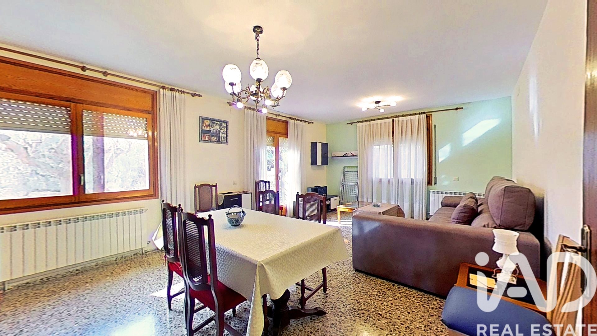 Lägenhet i Vallmoll, Tarragona, Spanien 4 sovrum, 256 kvm. Nr. 173168