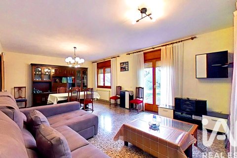 Apartment for sale in Vallmoll, Tarragona, Spain 4 bedrooms, 256 sq.m. No. 173168 - photo 3