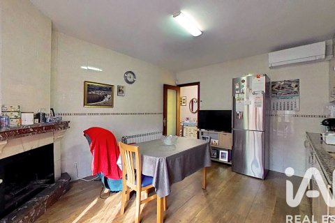 Apartment for sale in Vallmoll, Tarragona, Spain 4 bedrooms, 256 sq.m. No. 173168 - photo 4