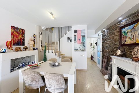 Duplex in vendita a Castelldefels, Barcelona, Spagna 3 camere da letto, 97 mq. N° 173167 - foto 9