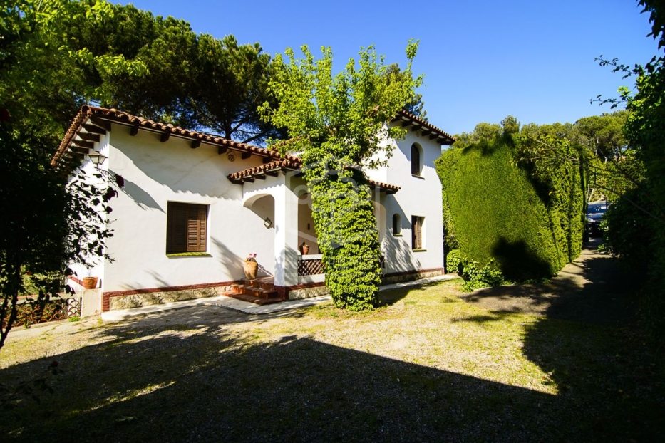 Commercial property in Gelida, Barcelona, Spain 13 bedrooms, 1164 sq.m. No. 78390