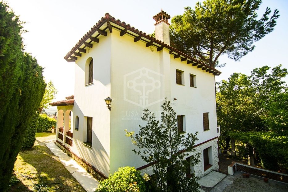 Commercial property in Gelida, Barcelona, Spain 13 bedrooms, 1164 sq.m. No. 78390
