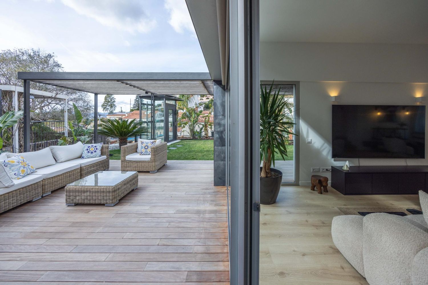 House à Esplugues de Llobregat, Barcelona, Espagne 4 chambres, 351 m2 No. 182663