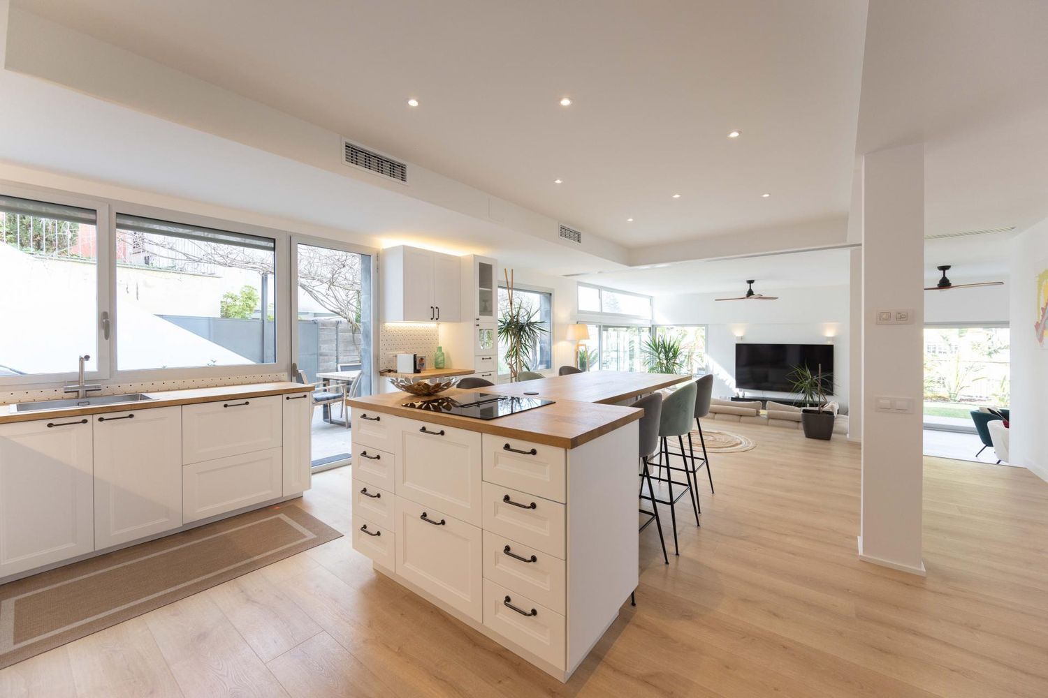 House à Esplugues de Llobregat, Barcelona, Espagne 4 chambres, 351 m2 No. 182663
