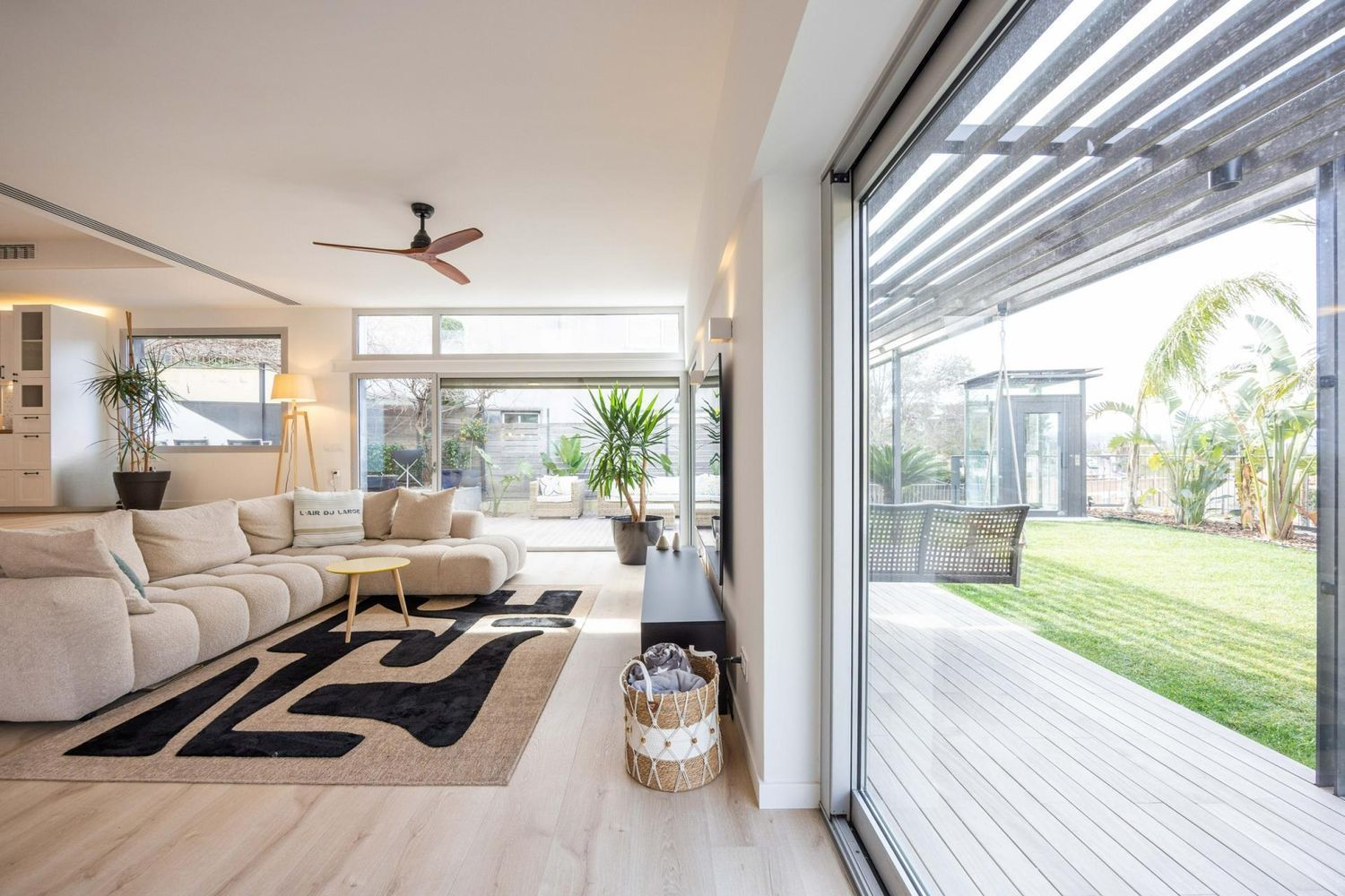 House à Esplugues de Llobregat, Barcelona, Espagne 4 chambres, 351 m2 No. 182663