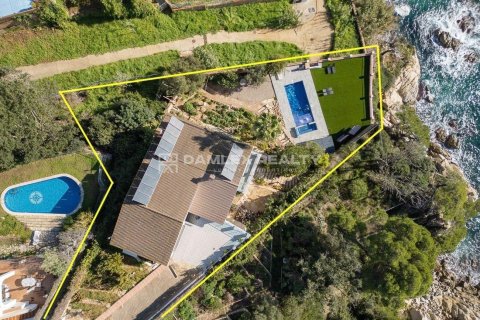 Villa till salu i Lloret de Mar, Girona, Spanien 4 sovrum, 609 kvm. Nr. 182664 - foto 4