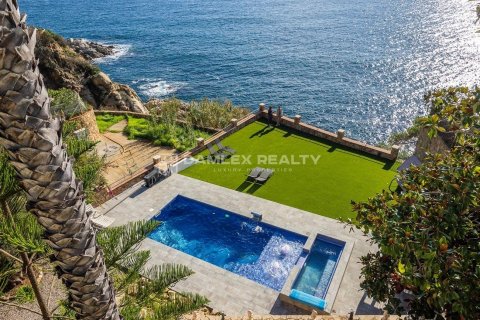Villa till salu i Lloret de Mar, Girona, Spanien 4 sovrum, 609 kvm. Nr. 182664 - foto 5