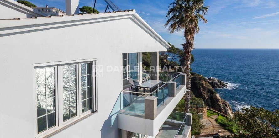Villa i Lloret de Mar, Girona, Spanien 4 sovrum, 609 kvm. Nr. 182664
