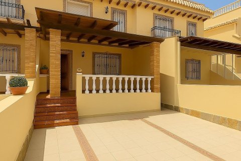 Kaupunkipientalo myytävänä La Florida, Alicante, Espanja, 2 makuuhuonetta, 91 m2 No. 142820 - kuva 10