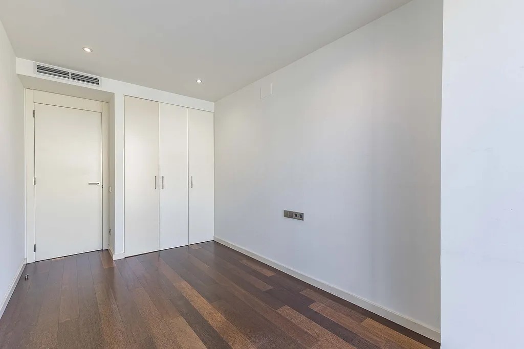 Apartamento en Barcelona, España 3 dormitorios, 132 m2 No. 142824