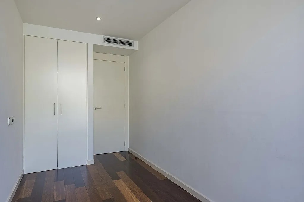 Apartamento en Barcelona, España 3 dormitorios, 132 m2 No. 142824